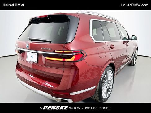Used 2025 BMW X7 xDrive40i AWD/4WD image 5