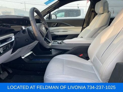 Used 2024 Cadillac Lyriq Luxury image 6