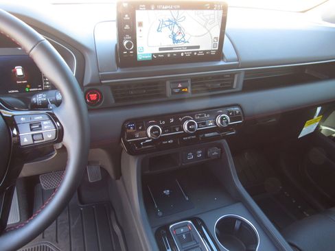 New 2025 Honda Pilot Black Edition image 18