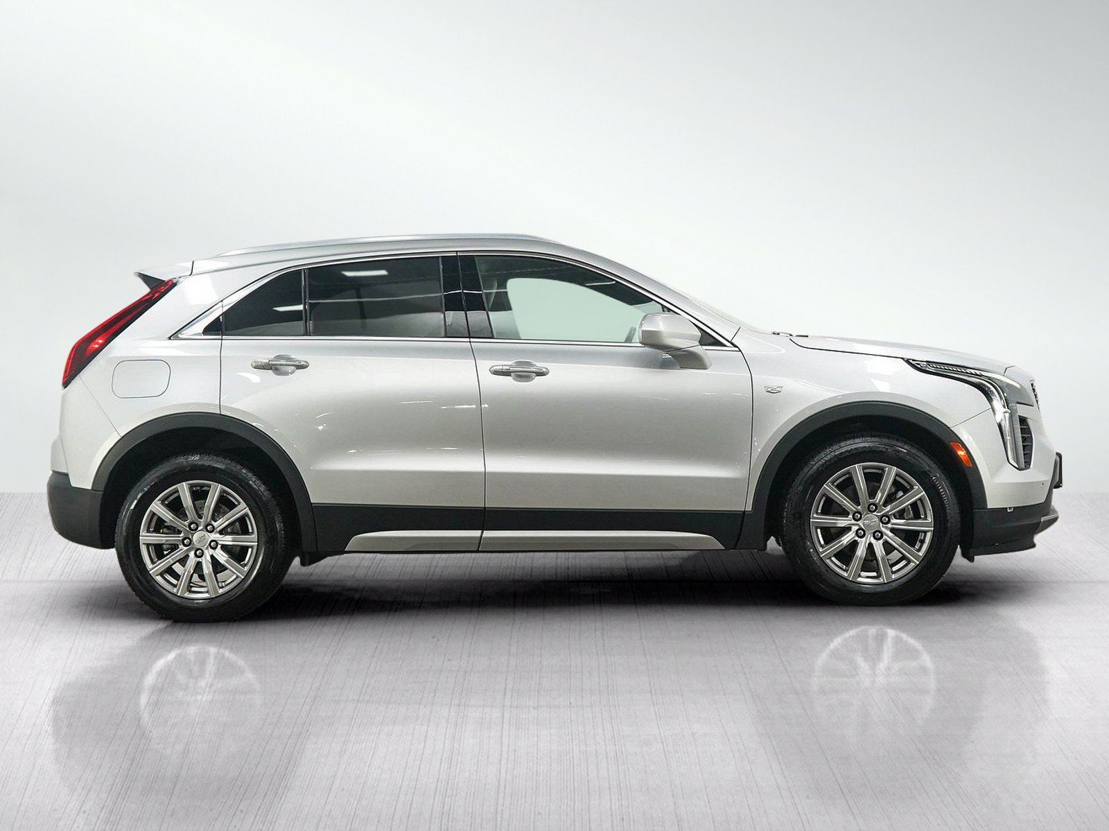 Used 2019 Cadillac XT4 Premium Luxury w/ Cold Weather Package AWD/4WD image 6