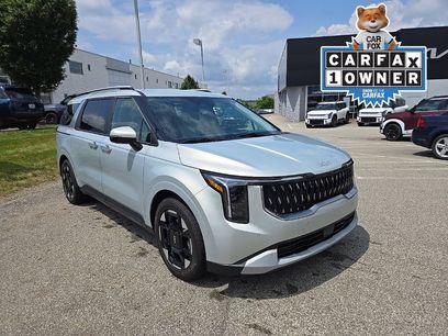 Certified 2025 Kia Carnival EX