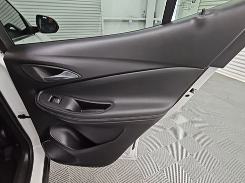 Used 2022 Buick Encore GX Essence w/ Experience Buick Package image 38