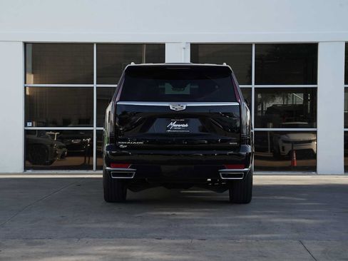Used 2023 Cadillac Escalade ESV Premium Luxury w/ Performance Package AWD/4WD image 9