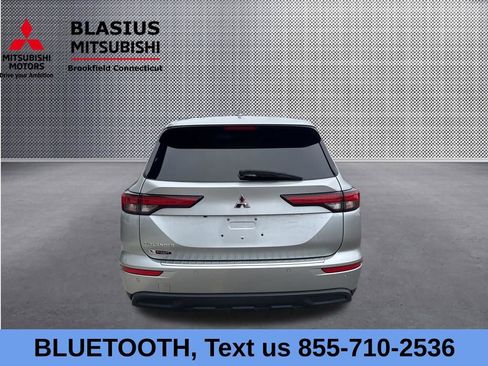 Used 2022 Mitsubishi Outlander ES AWD/4WD image 4