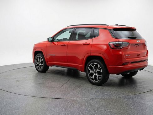 Used 2025 Jeep Compass Limited AWD/4WD image 6