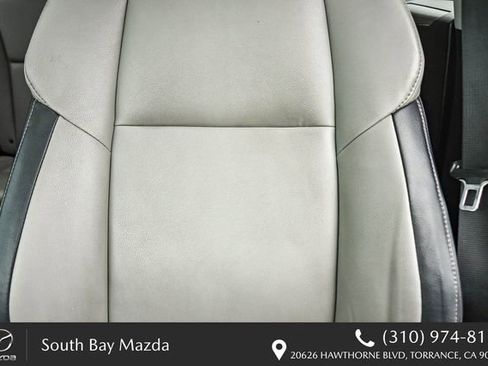 Used 2017 Toyota RAV4 Platinum w/ All Weather Liner Package FWD image 24