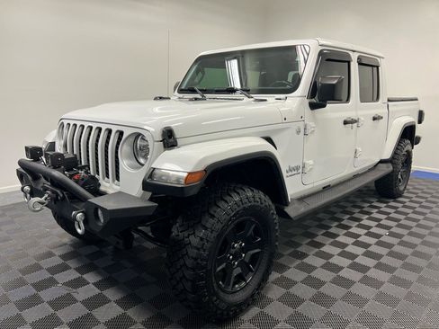 Used 2020 Jeep Gladiator Overland image 3