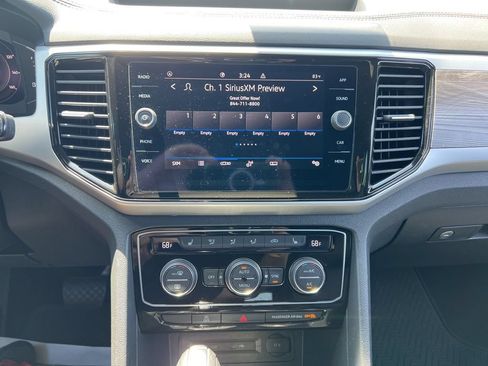 Used 2022 Volkswagen Atlas Cross Sport SE FWD image 20
