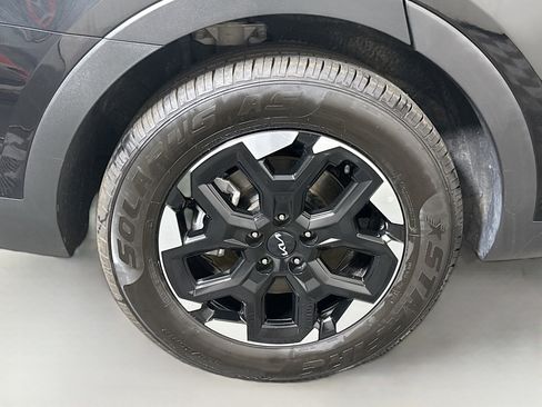 Used 2024 Kia Sorento S image 33