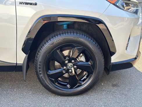 Used 2019 Toyota RAV4 XSE AWD/4WD image 9