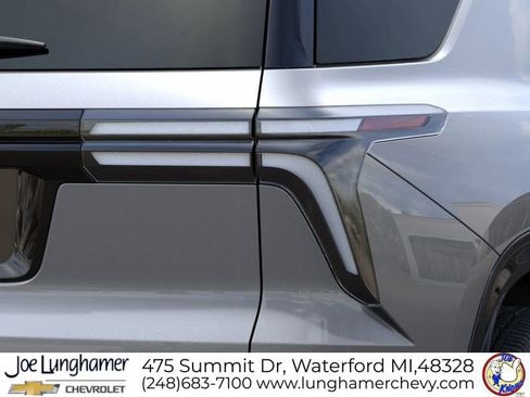New 2026 Chevrolet Traverse RS w/ LPO, Floor Liner Package AWD/4WD image 11
