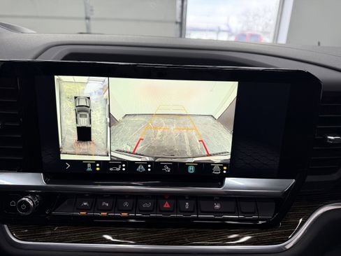 Used 2022 GMC Sierra 1500 Elevation w/ Preferred Package image 19