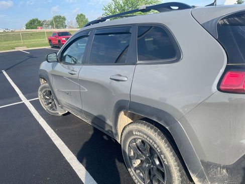 Used 2022 Jeep Cherokee Latitude image 11