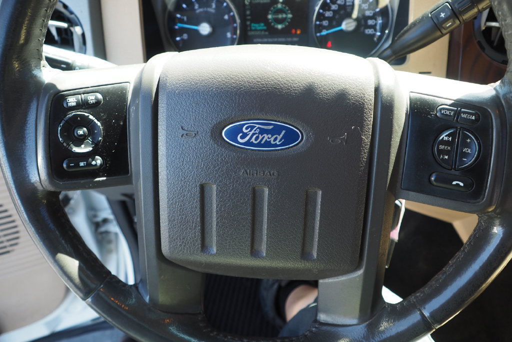 Used 2011 Ford F350 Lariat w/ Lariat Ultimate Pkg AWD/4WD image 24