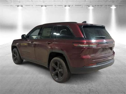 New 2025 Jeep Grand Cherokee Limited image 6