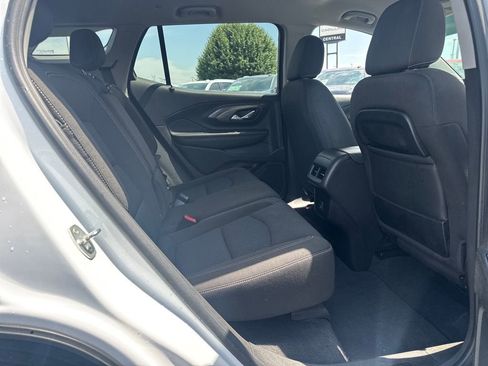 Used 2023 GMC Terrain SLE w/ Driver Convenience Package FWD image 12