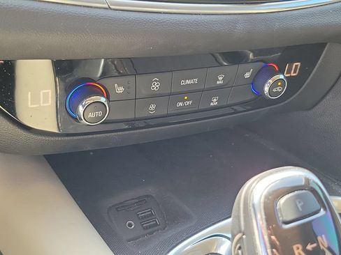 Used 2021 Buick Enclave Essence w/ Sound and Sites Package FWD image 29