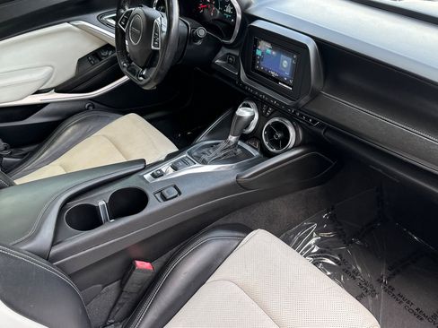 Used 2016 Chevrolet Camaro LT RWD image 18