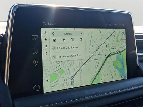 Used 2024 GMC Yukon SLT w/ SLT Premium Package image 18