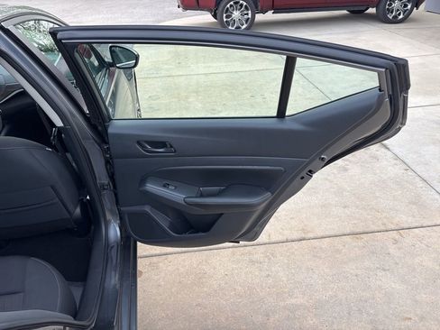 Used 2025 Nissan Altima 2.5 SV FWD image 36