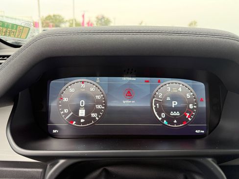 Used 2022 Land Rover Defender 90 X-Dynamic SE image 12