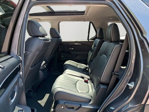 Used 2025 Honda Pilot Elite image 8