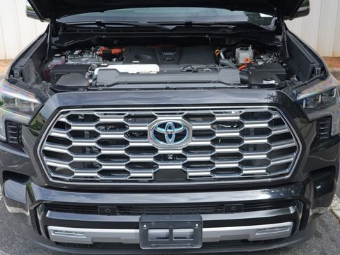 Used 2023 Toyota Sequoia Capstone AWD/4WD image 8