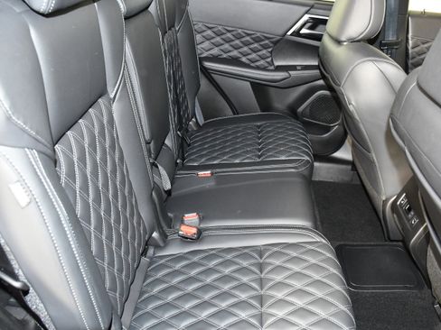 Used 2025 Mitsubishi Outlander SEL image 45