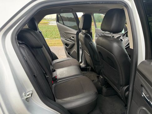 Used 2020 Buick Encore Preferred image 17