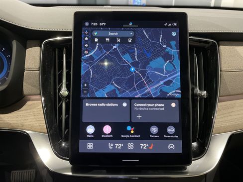 Used 2025 Volvo XC90 B5 Plus image 27