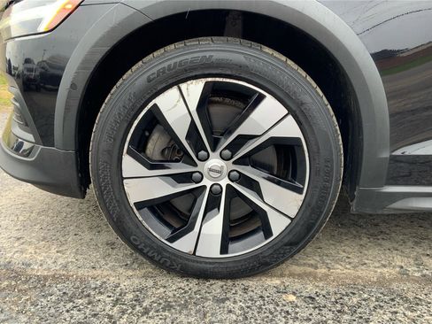 Used 2020 Volvo V60 T5 Cross Country w/ Protection Package Premier image 24