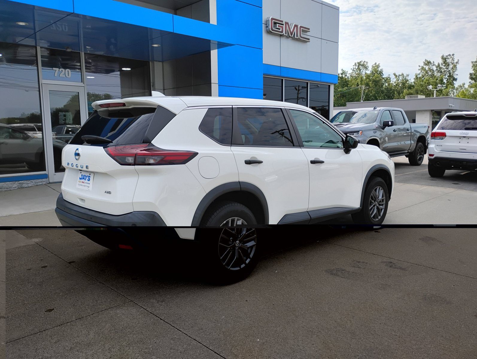 Used 2021 Nissan Rogue S AWD/4WD image 7