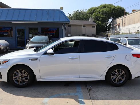 Used 2020 Kia Optima LX FWD image 4