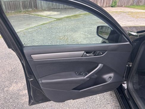 Used 2014 Volkswagen Passat 2.5 S FWD image 8