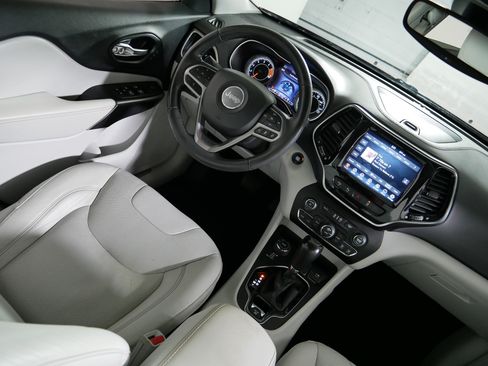 Used 2021 Jeep Cherokee Limited AWD/4WD image 9