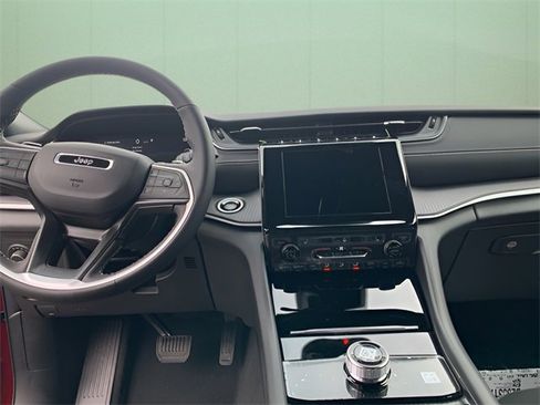 New 2025 Jeep Grand Cherokee L Altitude image 20
