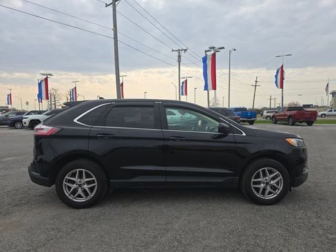 Used 2024 Ford Edge SEL w/ Convenience Package image 4