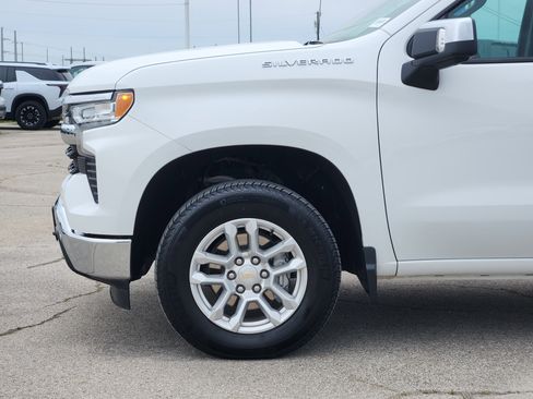 Used 2025 Chevrolet Silverado 1500 LT w/ Safety Package AWD/4WD image 9