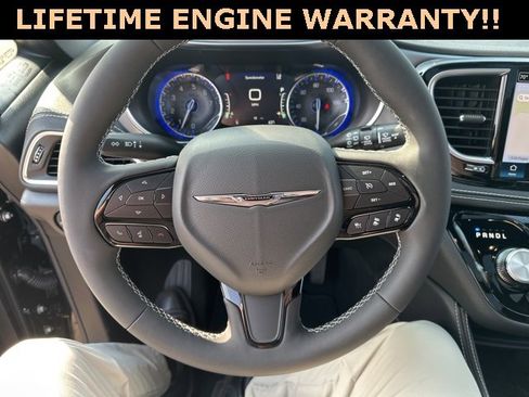 New 2026 Chrysler Pacifica Limited w/ S Appearance Package image 26