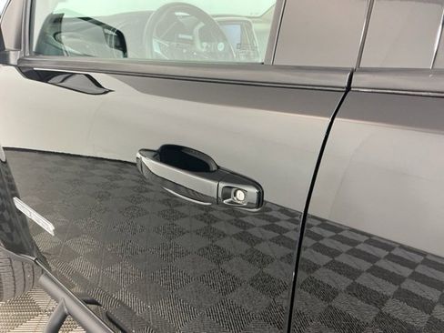 Used 2022 GMC Canyon Elevation image 10