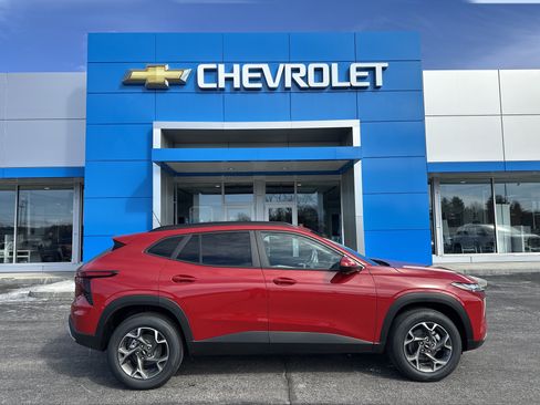 New 2026 Chevrolet Trax LT w/ Driver Confidence Package FWD image 1