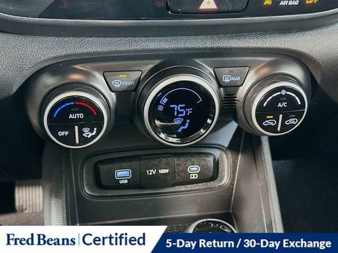 Certified 2025 Hyundai Venue SEL image 24