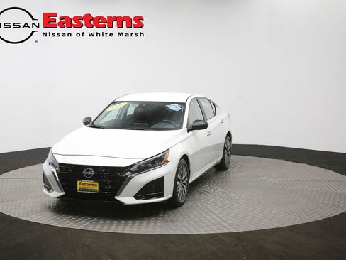 Used 2025 Nissan Altima 2.5 SV FWD image 44