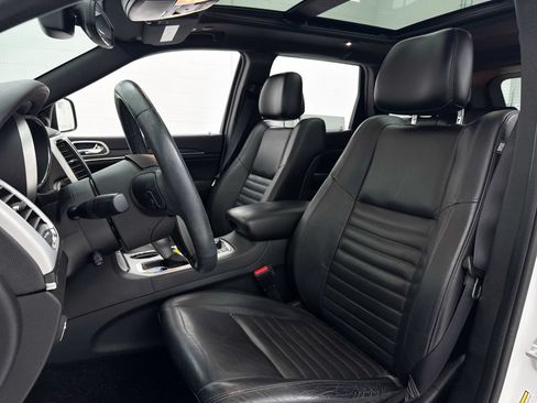 Used 2018 Jeep Grand Cherokee Limited AWD/4WD image 19