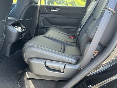 New 2025 Nissan Armada SV image 15