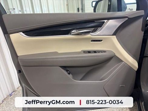 Used 2024 Cadillac XT6 Premium Luxury w/ Technology Package AWD/4WD image 12