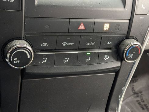 Used 2017 Toyota Camry LE image 23