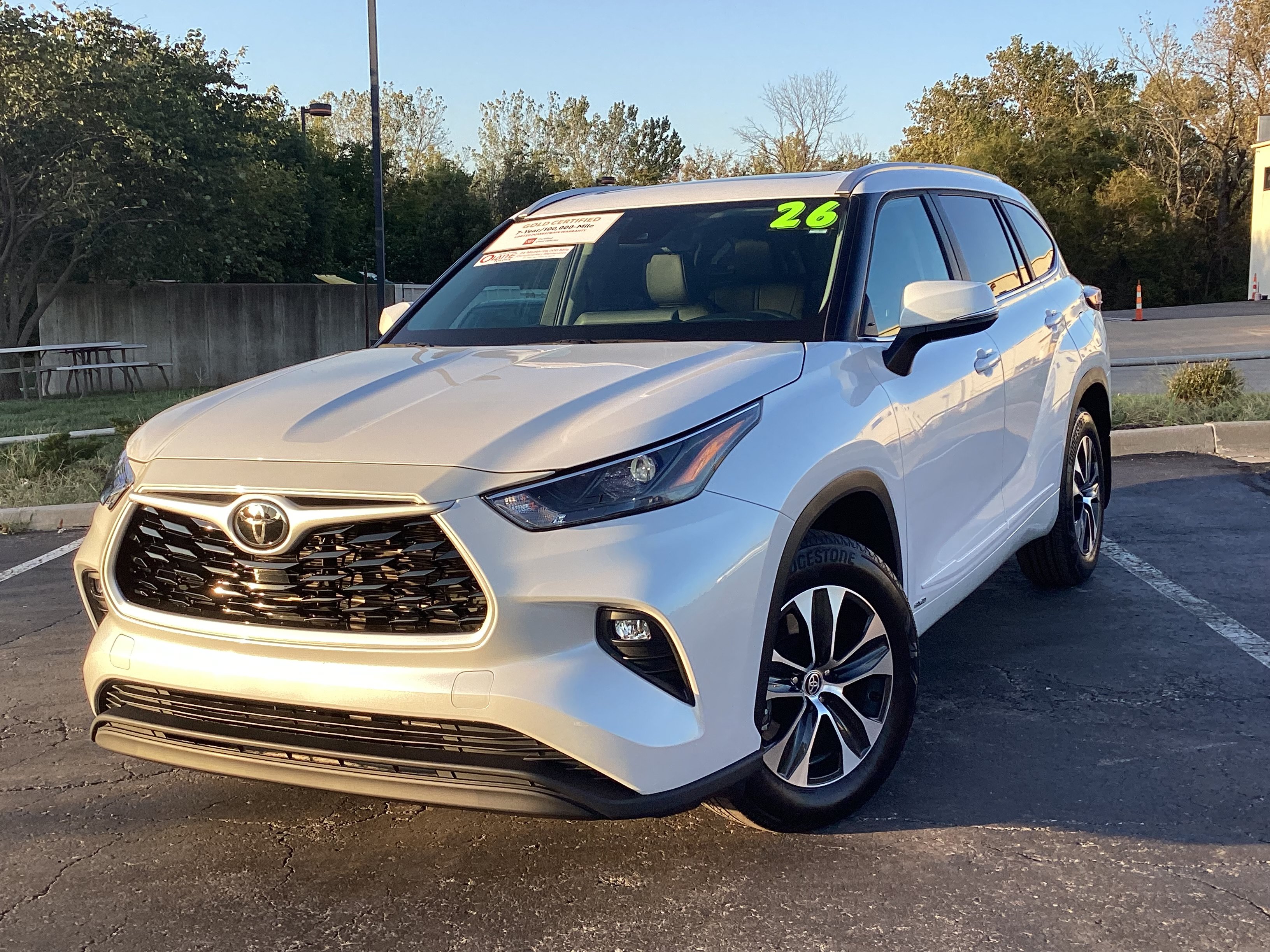 Certified 2026 Toyota Highlander XLE AWD/4WD image 2