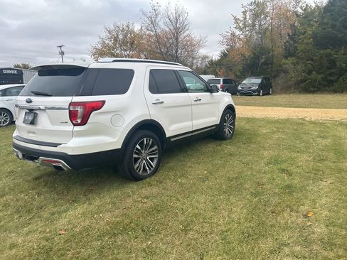Used 2017 Ford Explorer Platinum image 7
