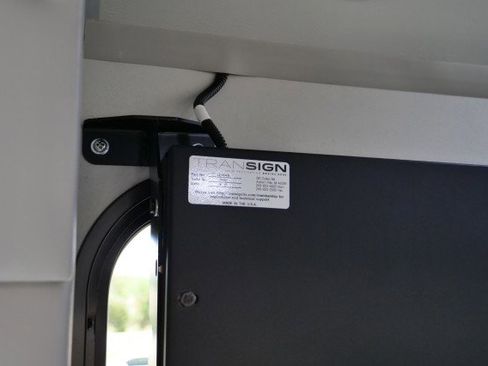 Used 2017 Ford F550 2WD Regular Cab Super Duty image 33